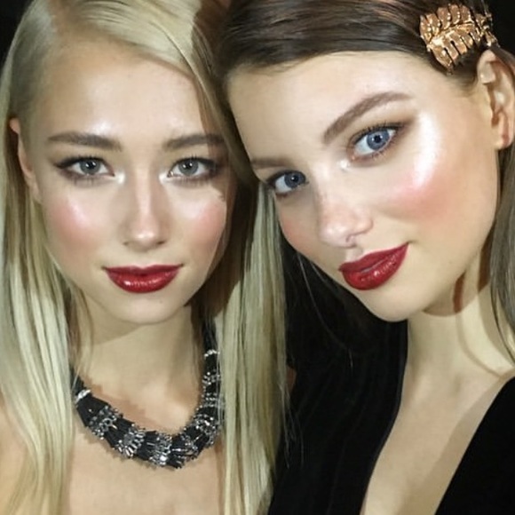 Mac Cosmetics Dubonnet Amplified Lipstick BNIB - Picture 16 of 16